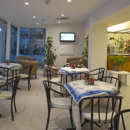 Hotel Nives Riccione Extérieur photo