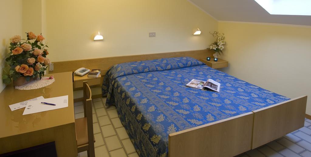 Hotel Nives Riccione Chambre photo