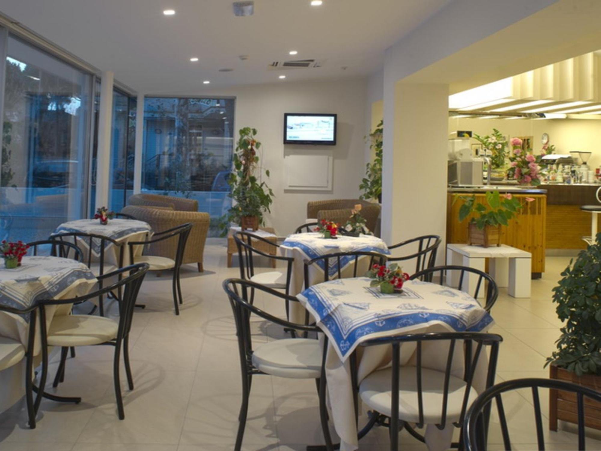 Hotel Nives Riccione Extérieur photo