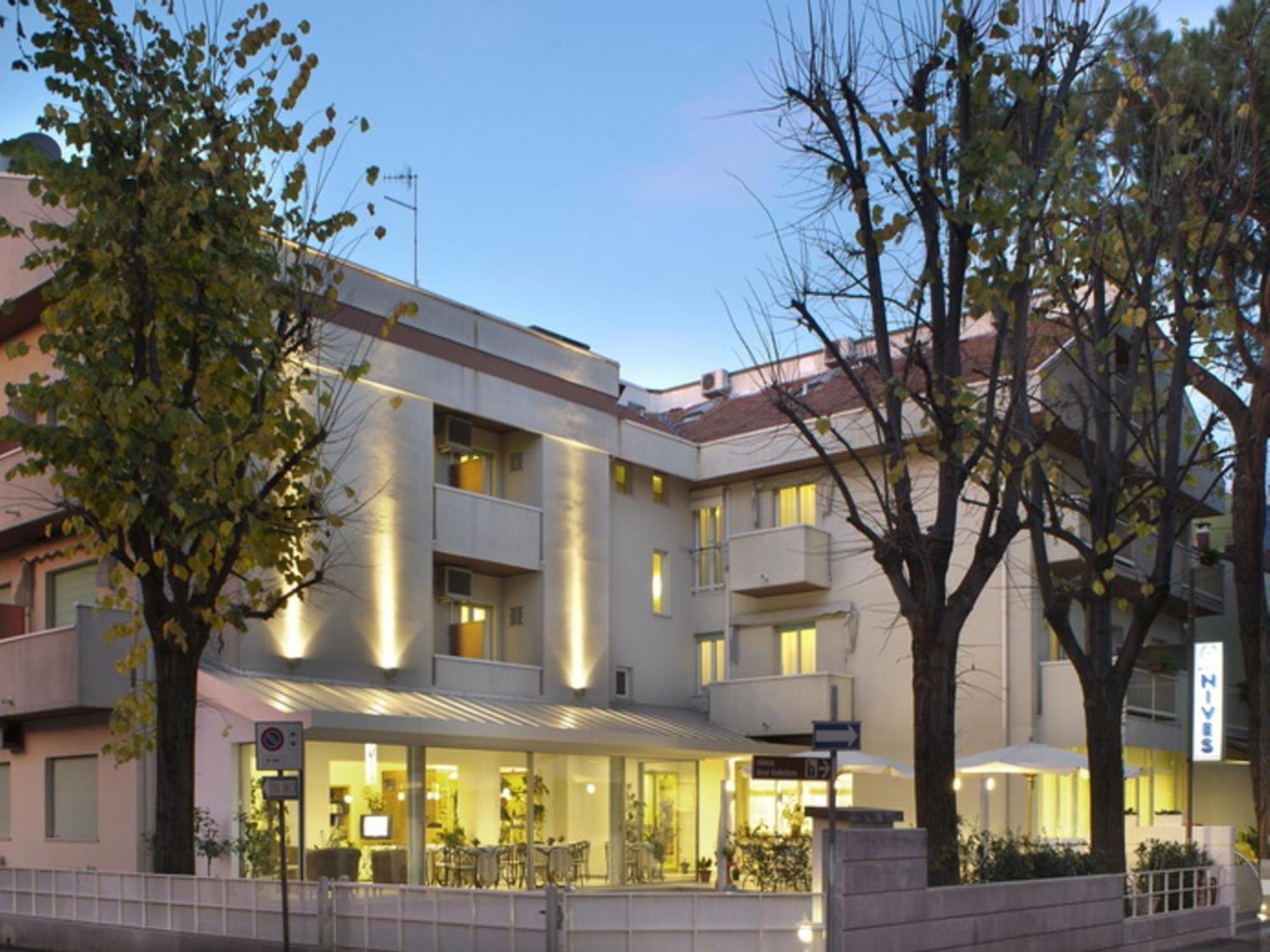 Hotel Nives Riccione Extérieur photo