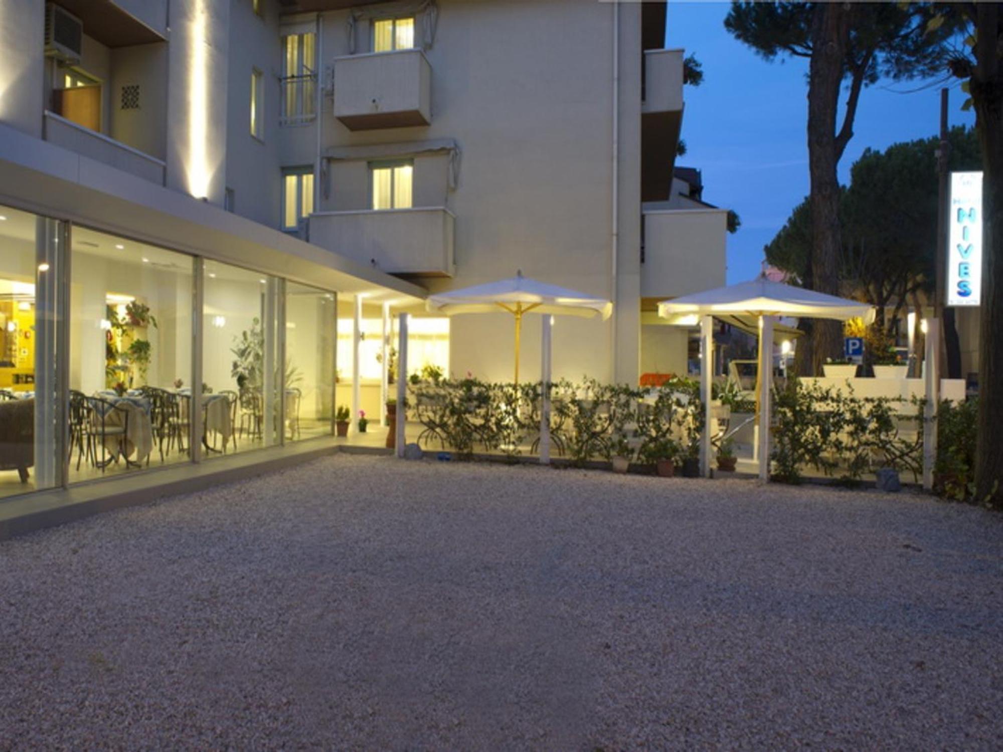 Hotel Nives Riccione Extérieur photo